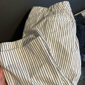 Size 20-Lane Bryant-the Allie-white and navy striped Capri pants